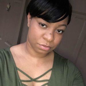 Meet your Posher, Essie